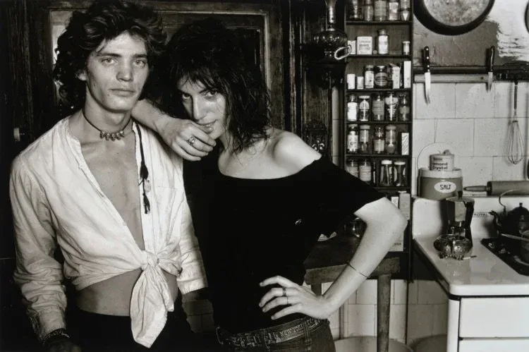 Norman Seeff (United States, born South Africa, born 1939), “Robert Mapplethorpe and Patti Smith, New York,” 1969, archival pigment print, 15 x 22 inches. Portland Museum of Art, Maine, Promised Gift from the Judy Glickman Lauder Collection, 1.2016.1. Image courtesy Luc Demers. © Photograph by Norman Seeff